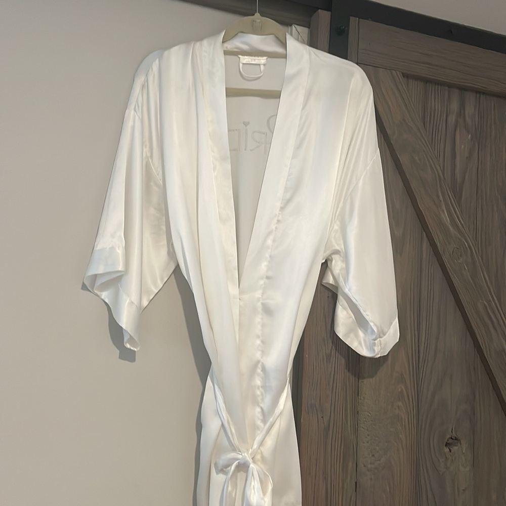 Victoria’s Secret Bride robe - Picture 5 of 8